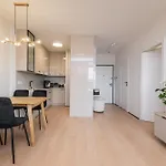Lägenhet Grand - Doki Living & Foodhall Gdańsk