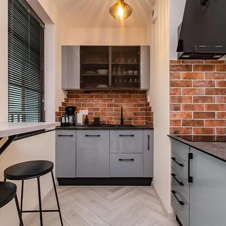 Grand - Doki Living & Foodhall Apartman *