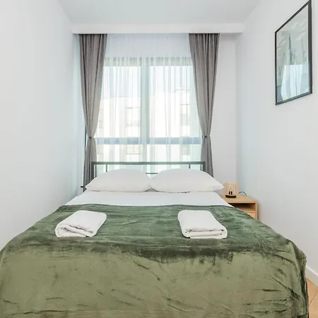 Grand - Doki Living & Foodhall Apartman