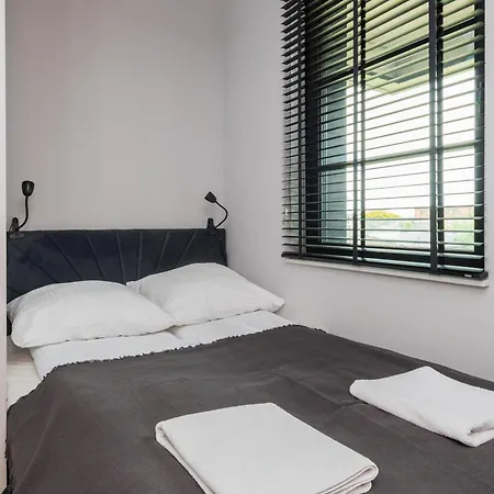 Grand - Doki Living & Foodhall Apartman